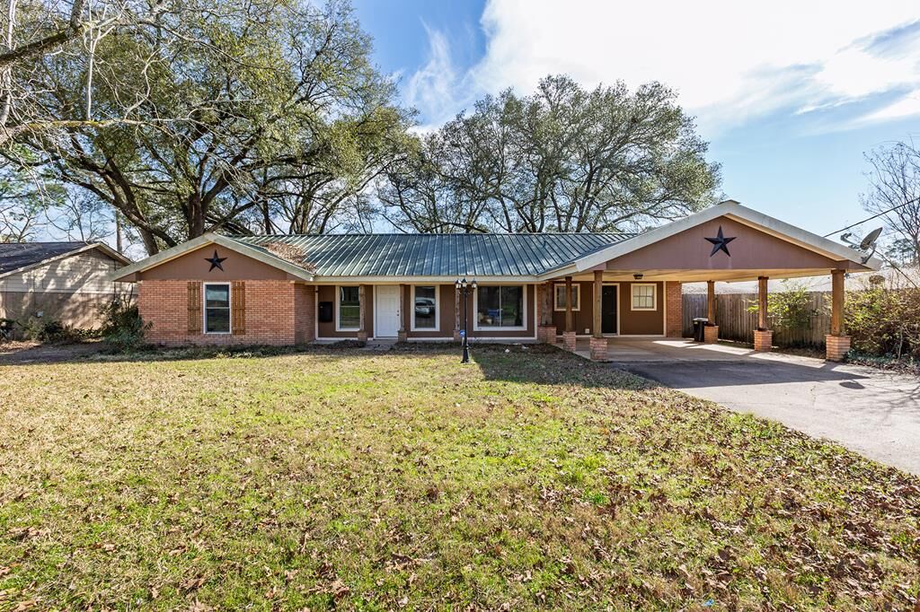 Property Photo:  915 Jefferson Avenue  TX 75904 