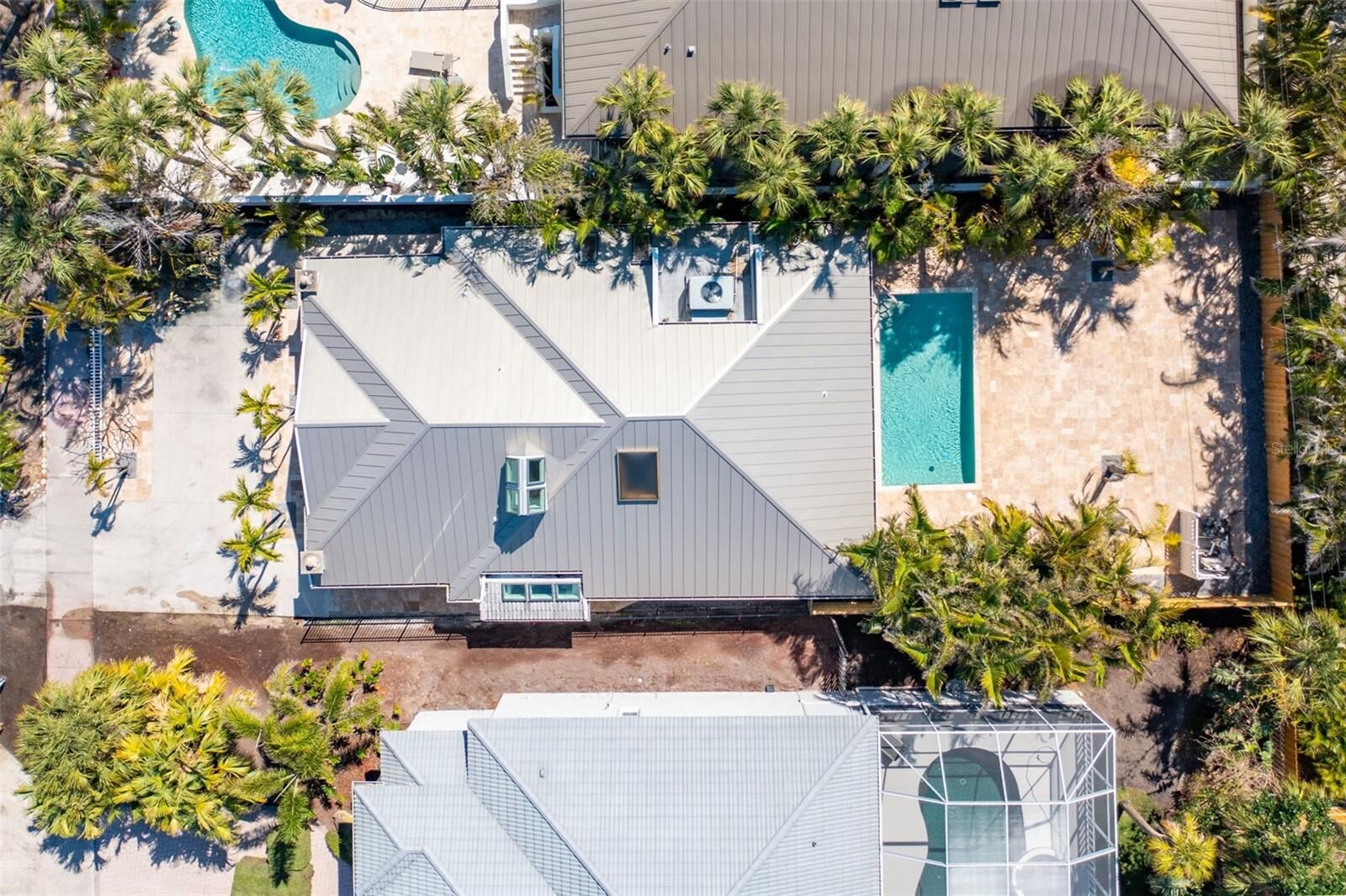 Property Photo:  115 N Blvd Of The Presidents  FL 34236