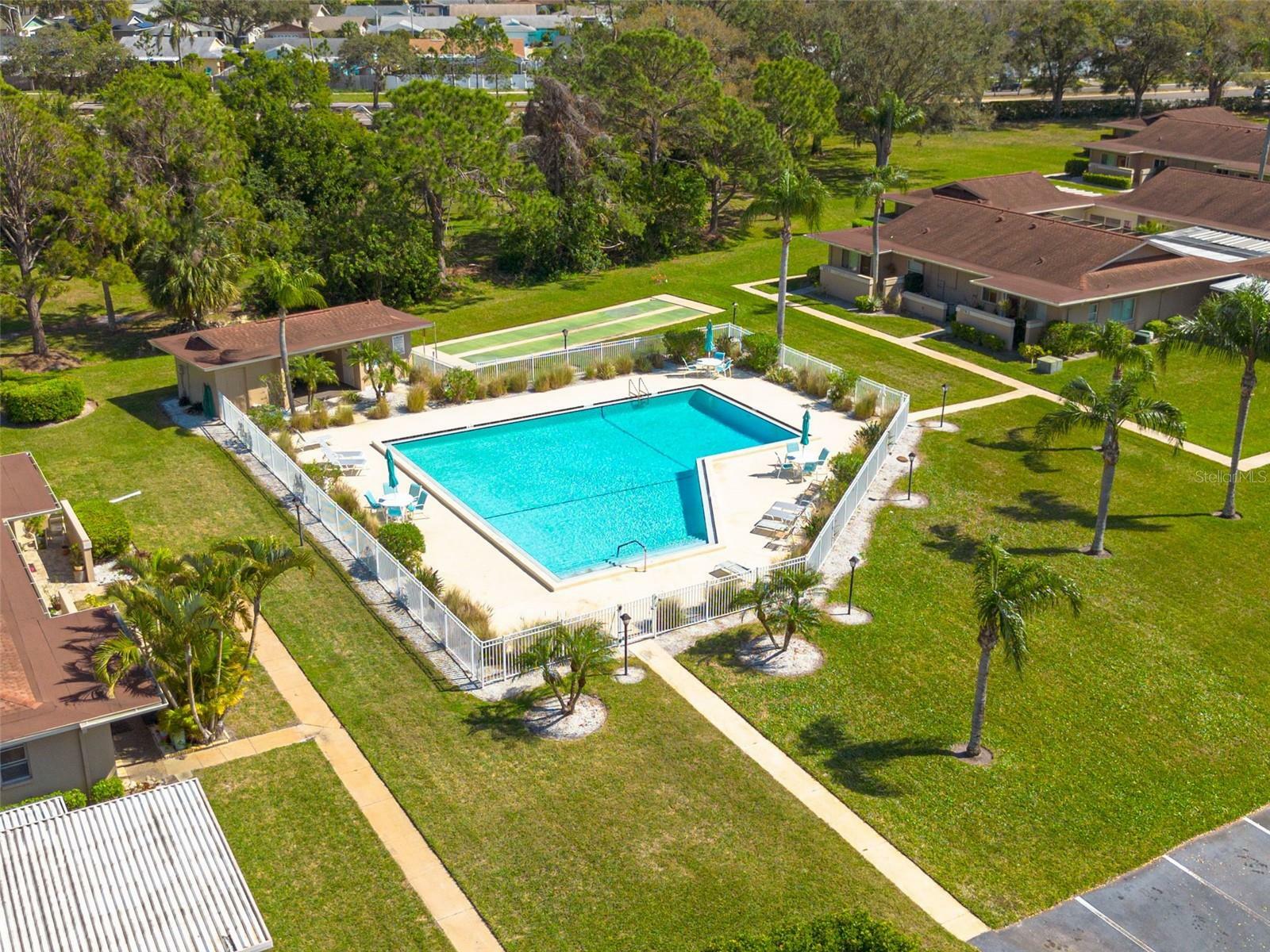 Property Photo: 2476 Laurelwood Drive B FL 33763
