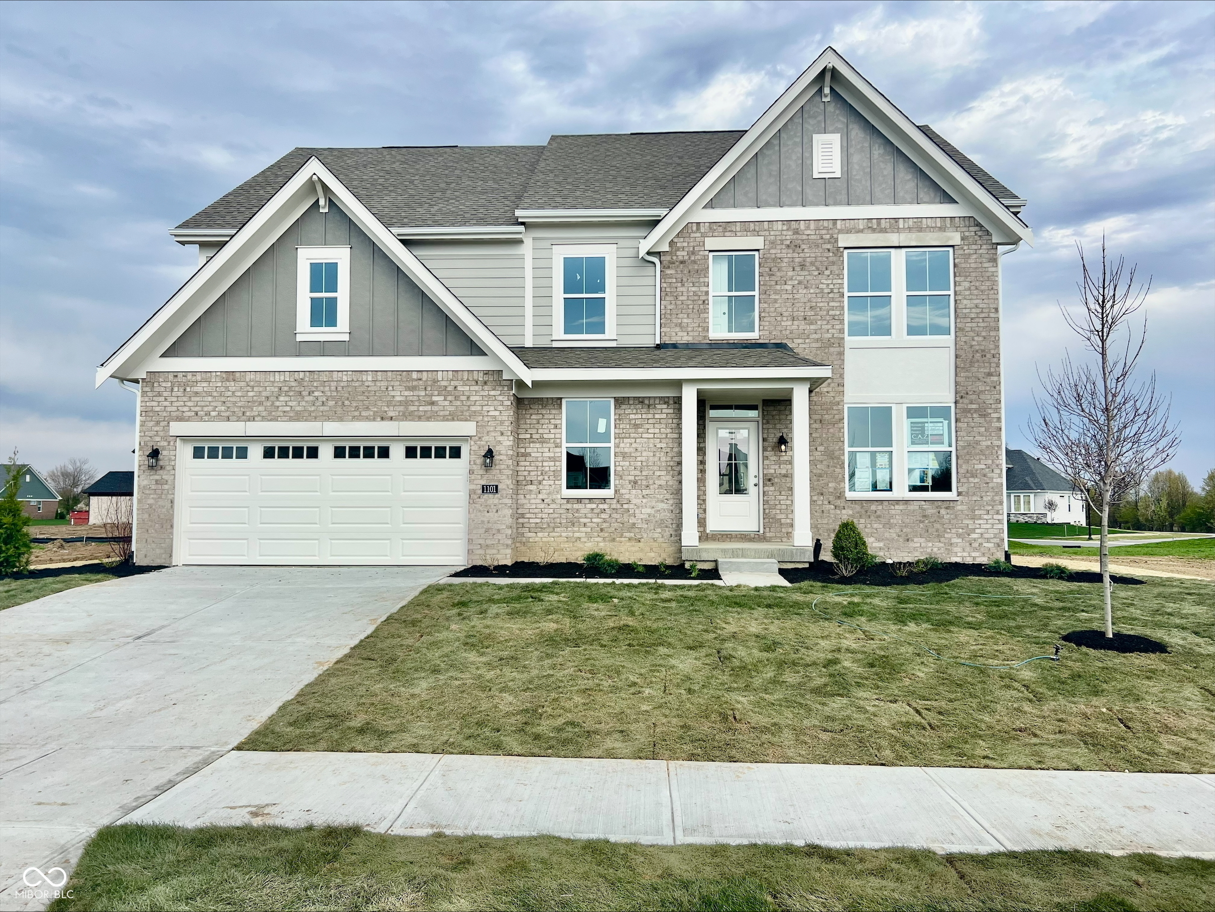 1101 Knoll Court  Greenwood IN 46143 photo