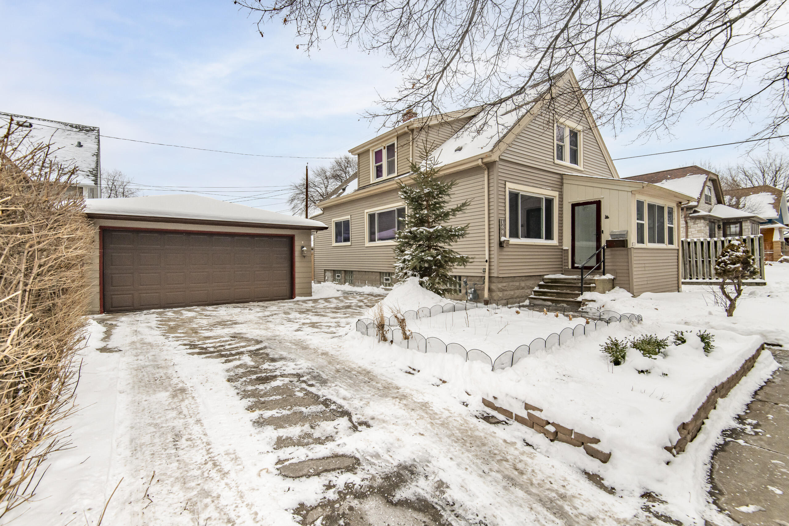 Property Photo: 169 E Montana St WI 53207