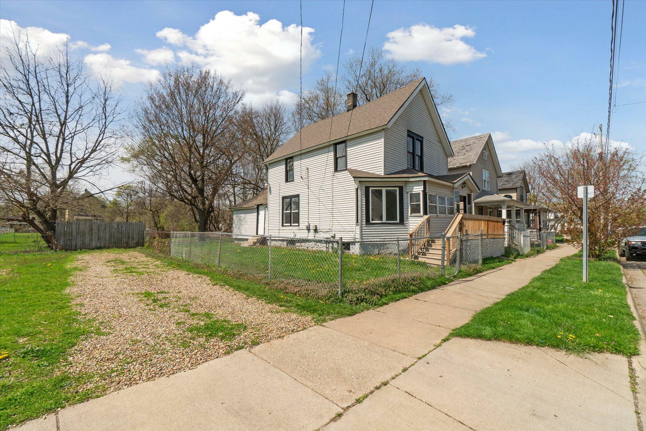 Property Photo: 1323 Krom Street MI 49007