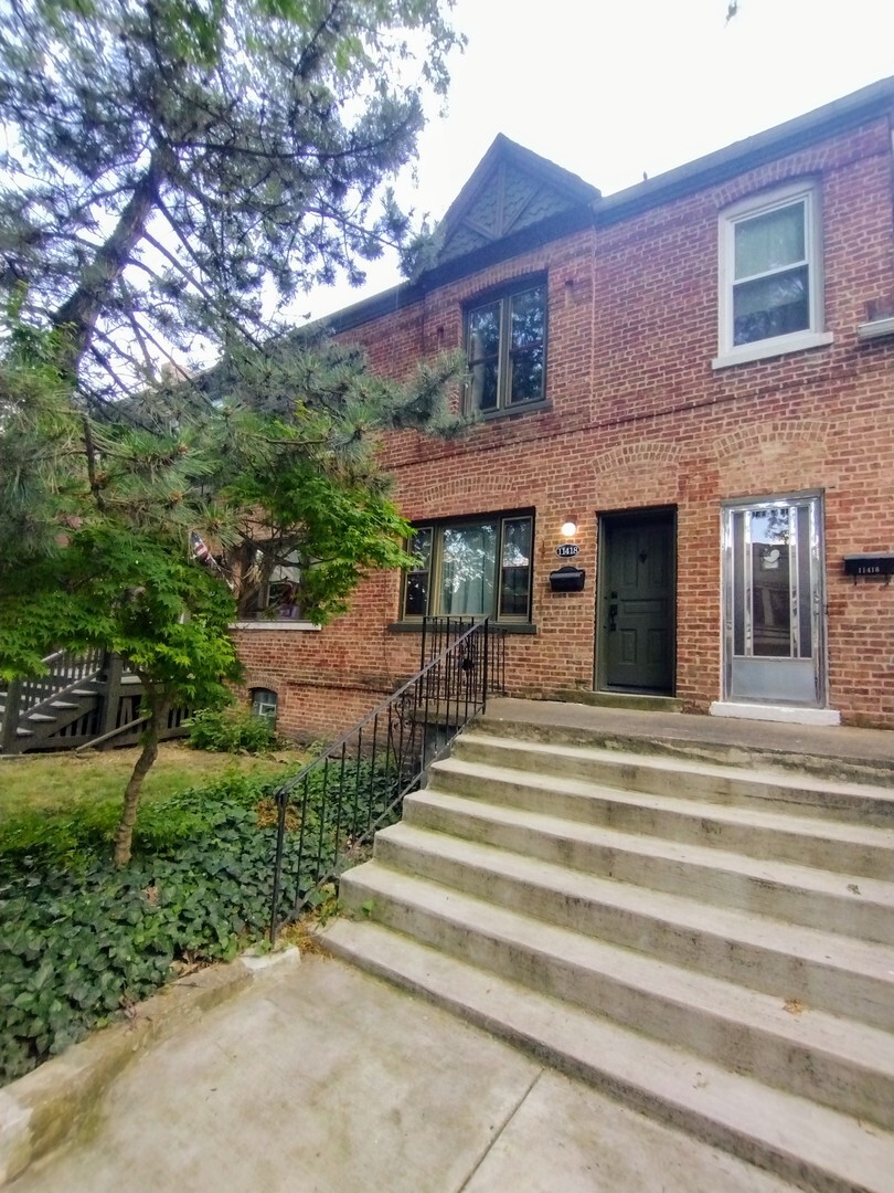 Property Photo: 11418 S Saint Lawrence Avenue IL 60628