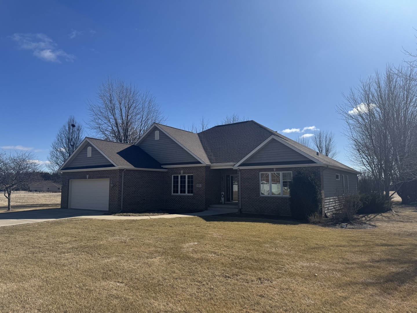 Property Photo: 975 Fox Trail Lane IL 60552