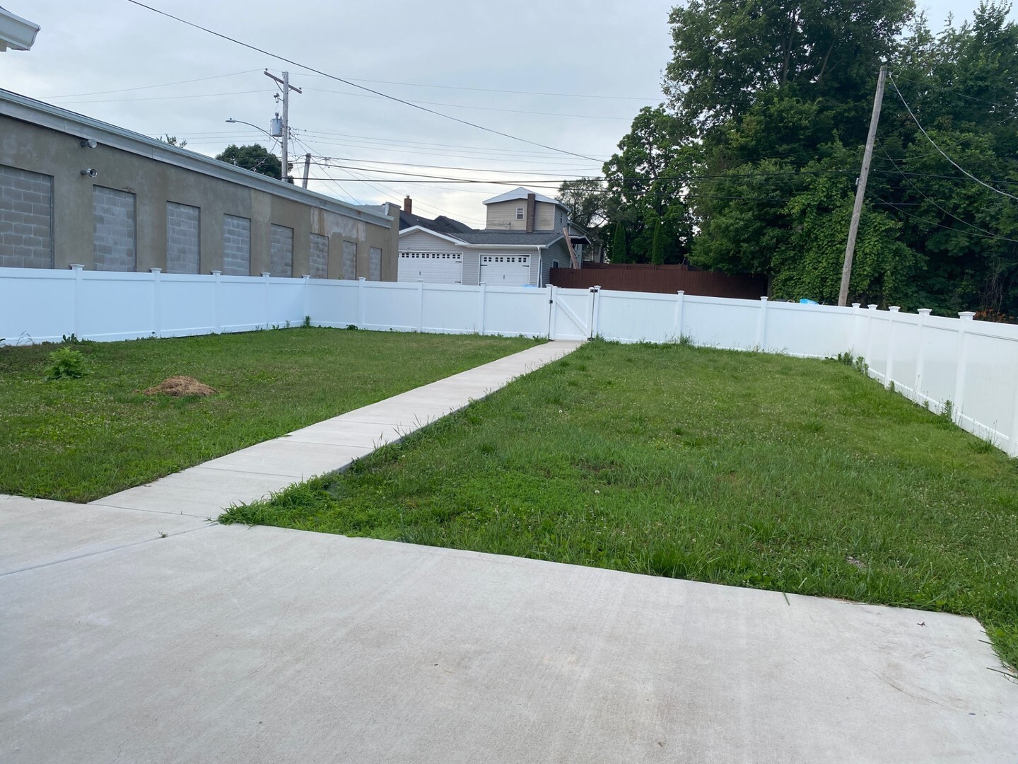 Property Photo: 225 W Dakota Street IL 61362