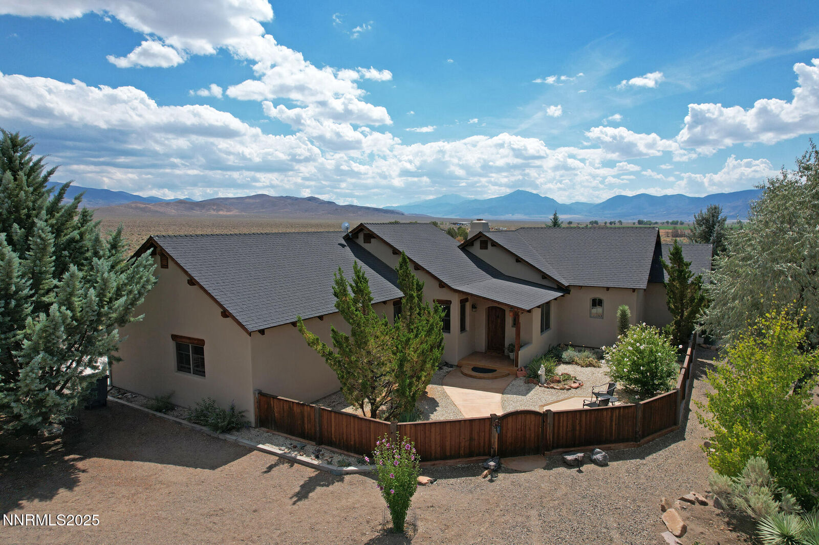 Property Photo: 10 Dee Court NV 89444
