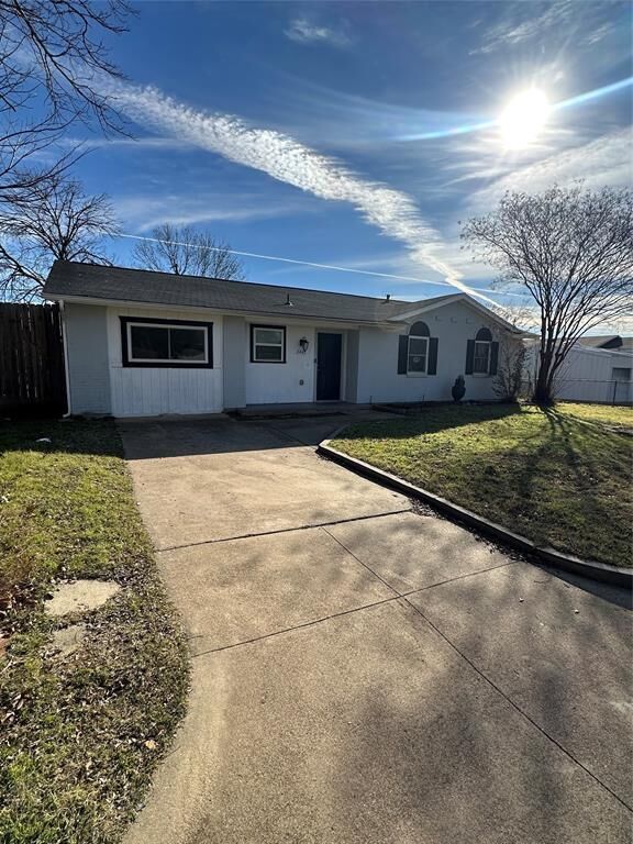 Property Photo:  2446 Lakeshore Drive  TX 75051 