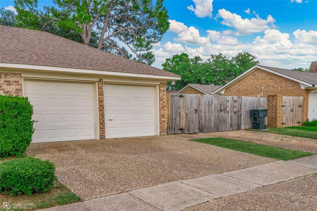 Property Photo: 401 N Dresden Circle LA 71115