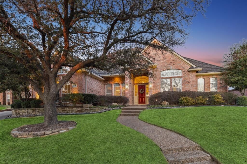 Property Photo:  21 Canyon Crest Court  TX 75034 