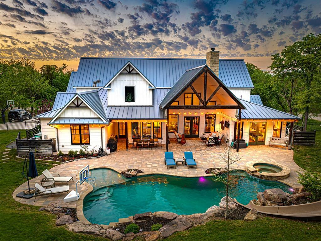 Property Photo: 9724 Farmhouse Lane OK 73007