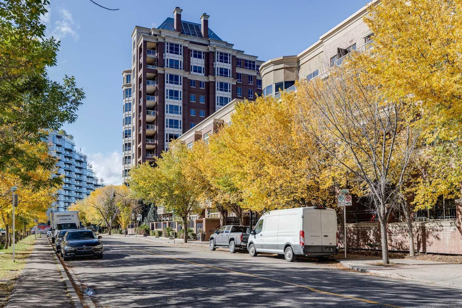 Property Photo: 600 Princeton Way SW 702 AB T2P 5N4