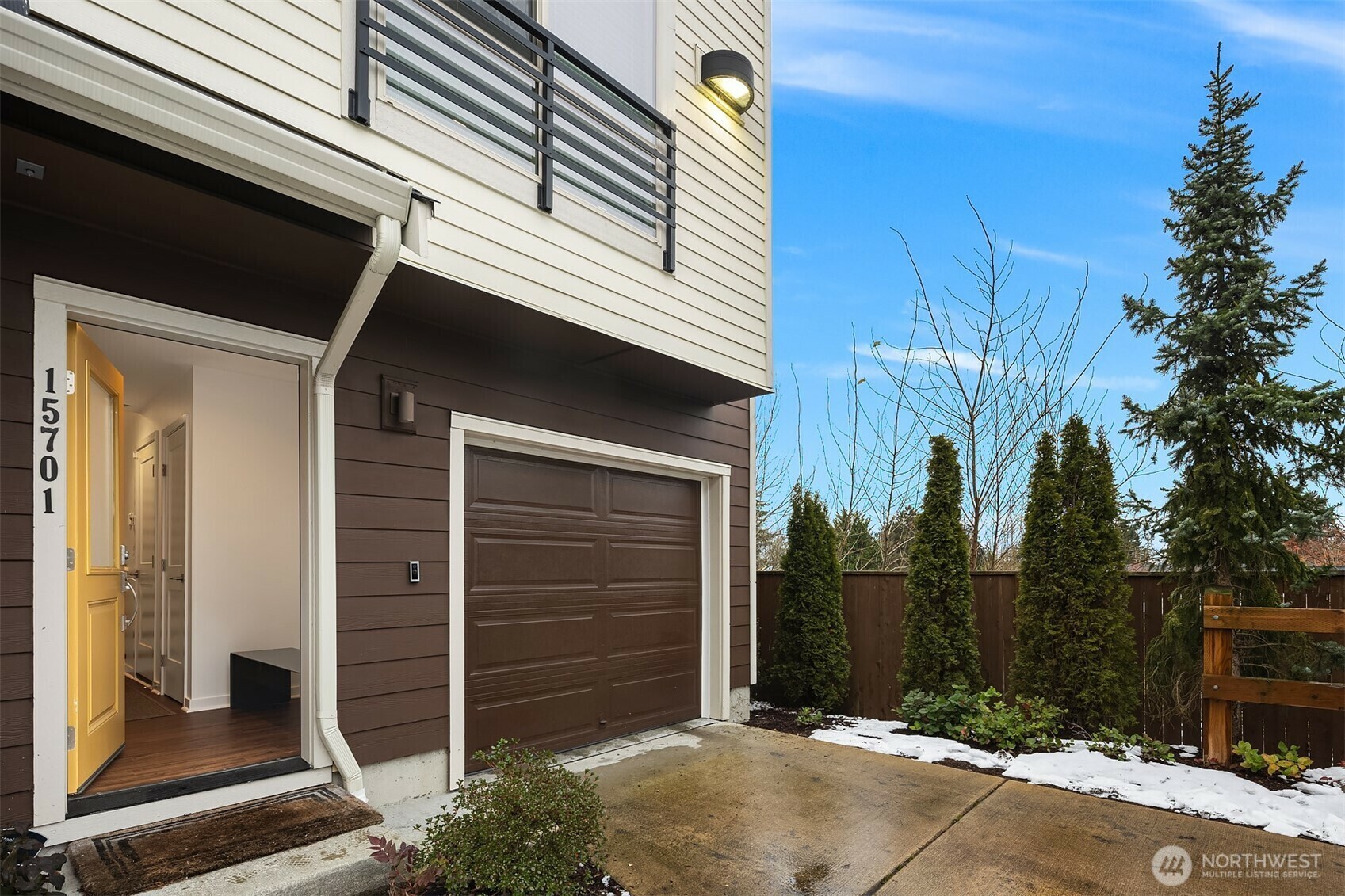 Property Photo:  15701 NE 14th Terrace 27  WA 98008 