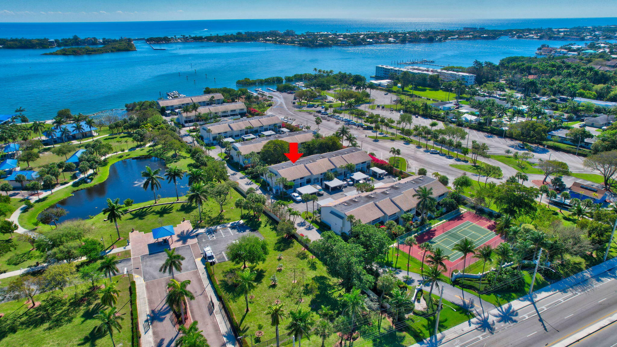 Property Photo: 624 NE 20th Lane FL 33435