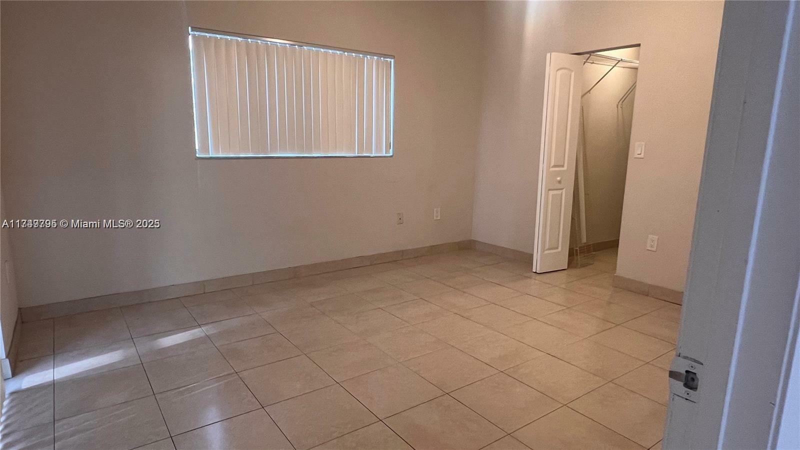 Property Photo:  2445 SW 18th Ter 1111  FL 33315 