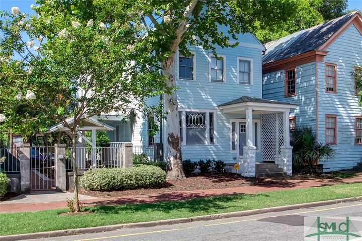 Property Photo:  301-307 W Henry Street  GA 31401 