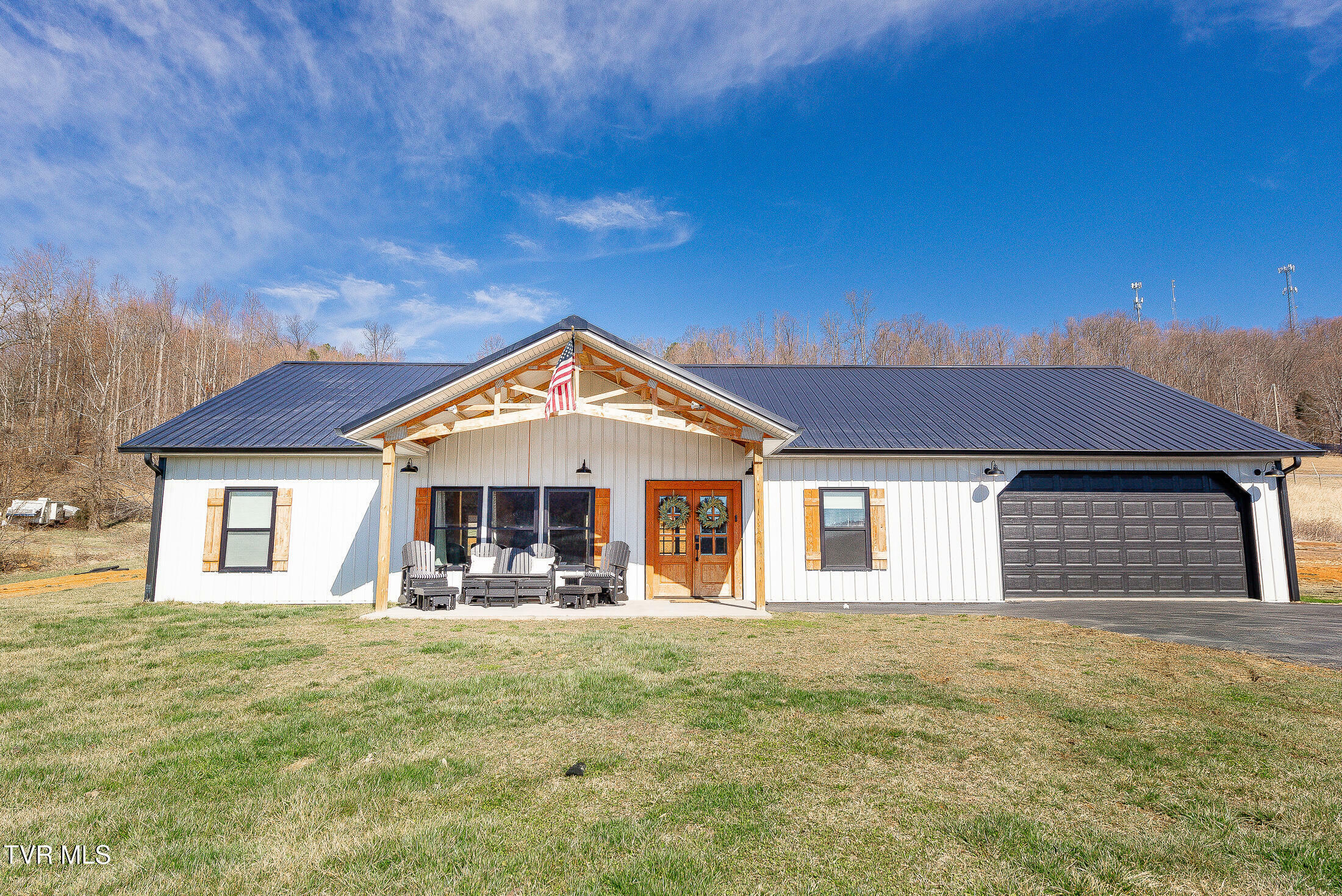 Property Photo: 5034 Memorial Boulevard TN 37664