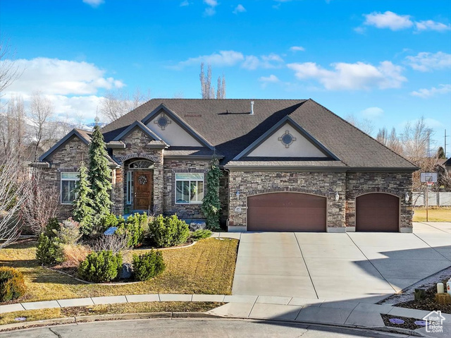 Property Photo: 872 S Wellington Dr W UT 84037