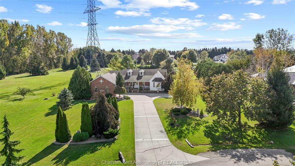 Photo de la propriété:  21640 Pinehurst Crescent  ON N7M 5J3 