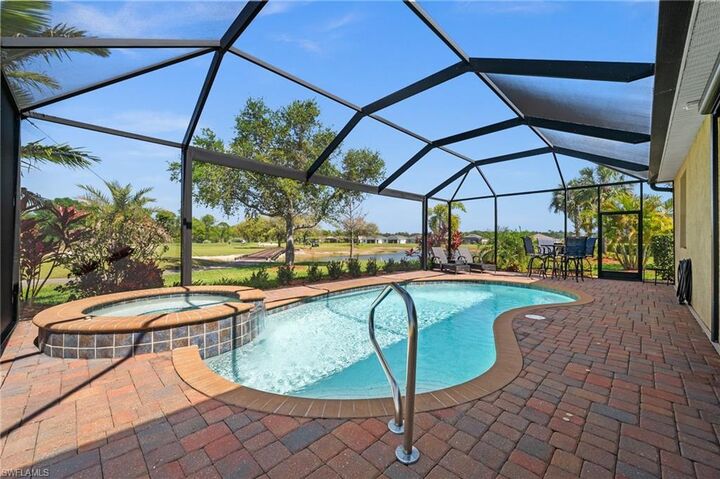 Property Photo:  3002 Walnut Grove Ln  FL 33920 