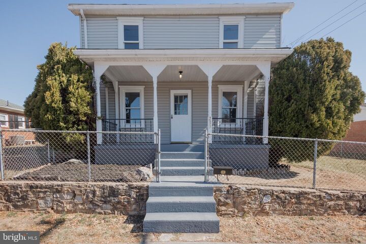 Property Photo:  203 S George Street  WV 25438 