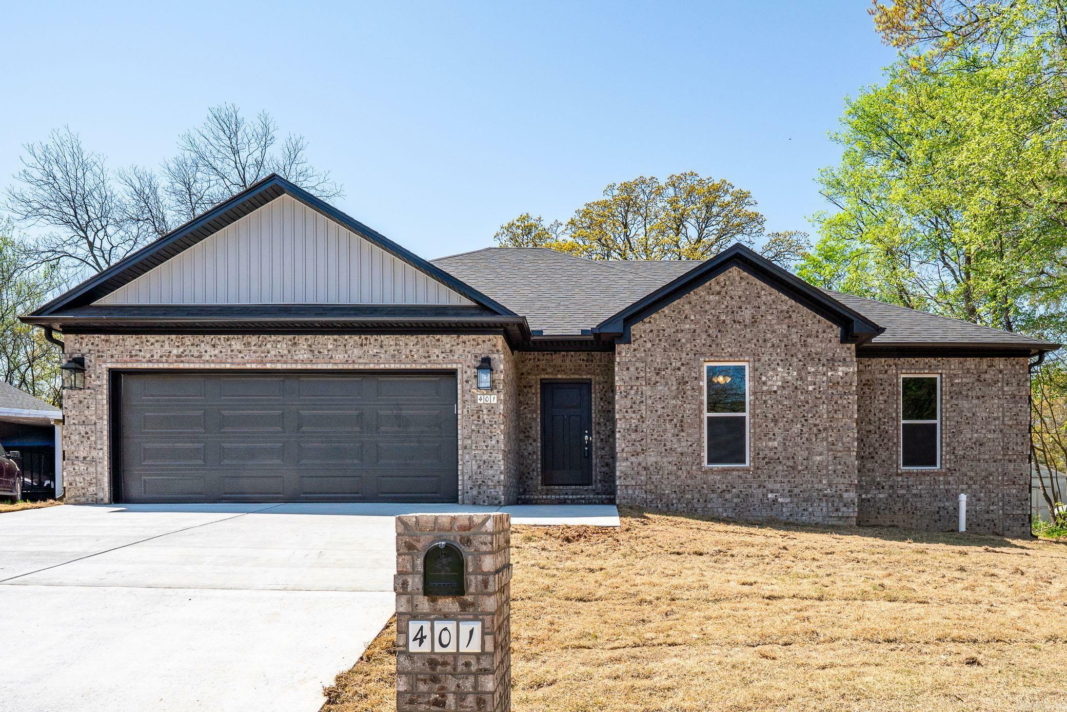 Property Photo: 401 N West Street AR 72110