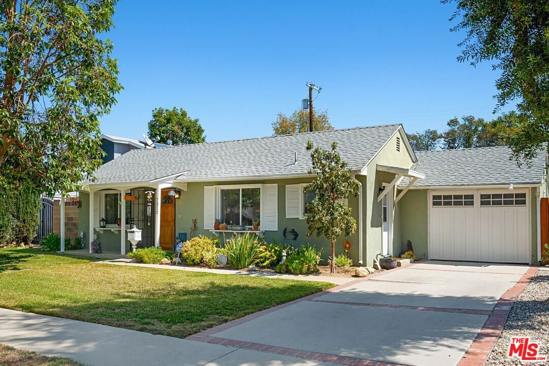 Property Photo:  7312   Shoshone Ave  CA 91406 