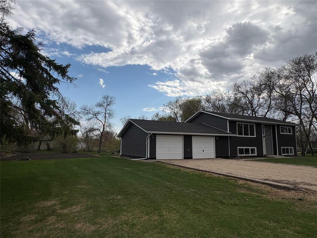 Property Photo: 210 1st Street Northwest MB R0L 1S0