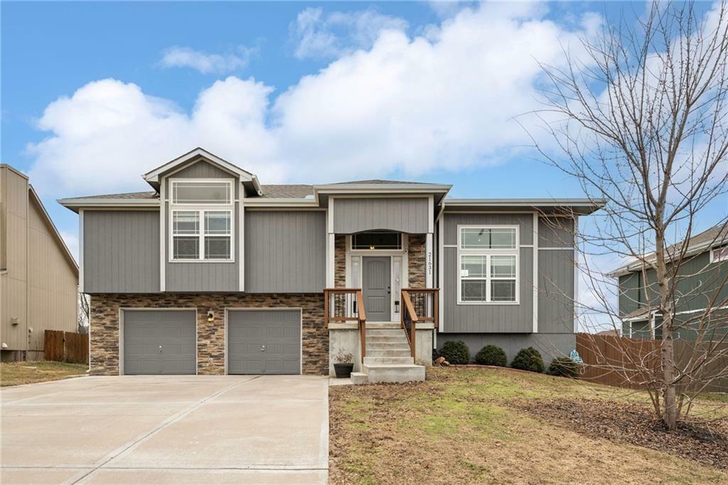 Property Photo: 21631 Johnson Street KS 66083
