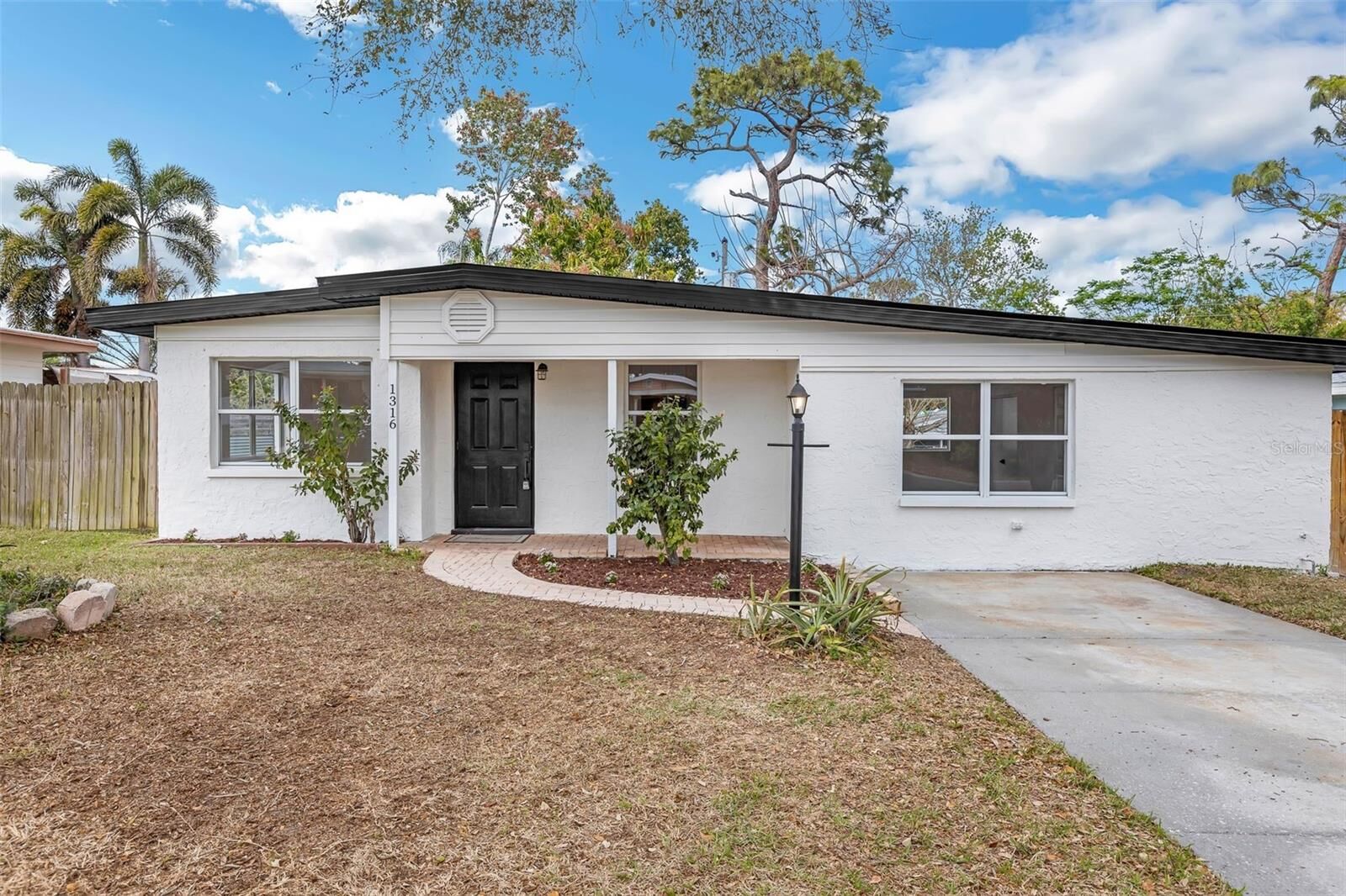 Property Photo: 1316 Barry Street FL 33756
