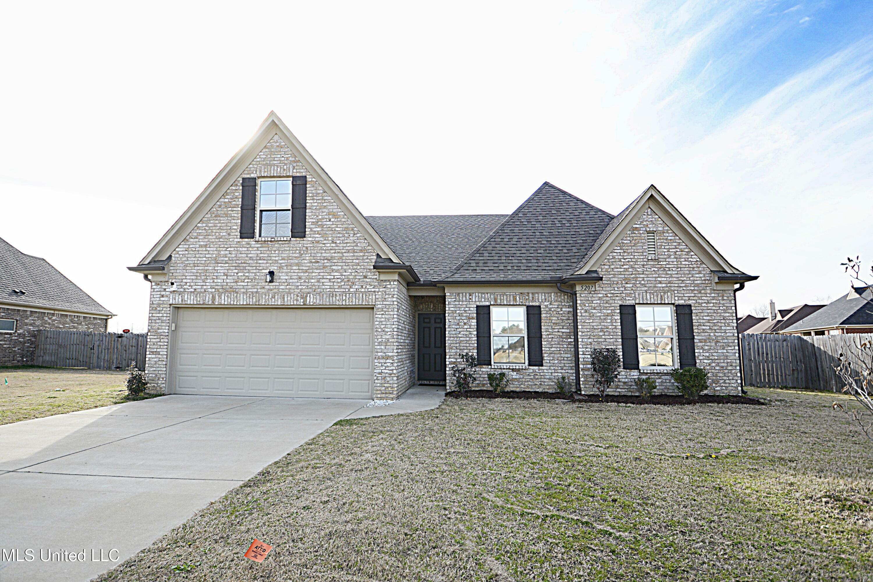 Property Photo:  5207 Sweetwater Drive  MS 38672 