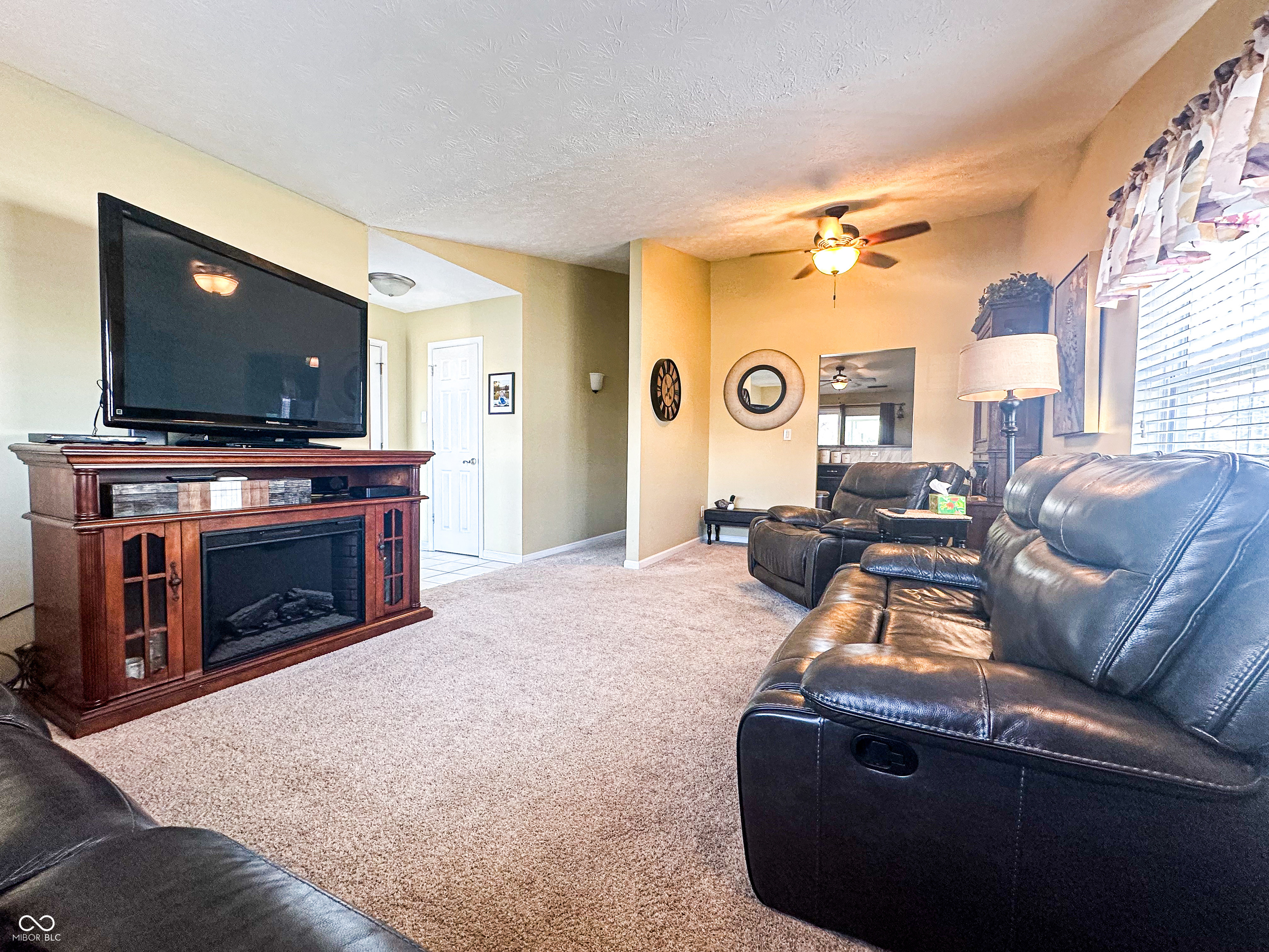 Property Photo:  1567 Sanner Drive  IN 46143 