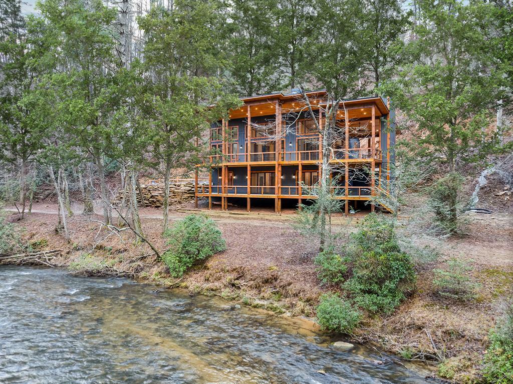 Property Photo: 212 Fish Tale Cove GA 30540