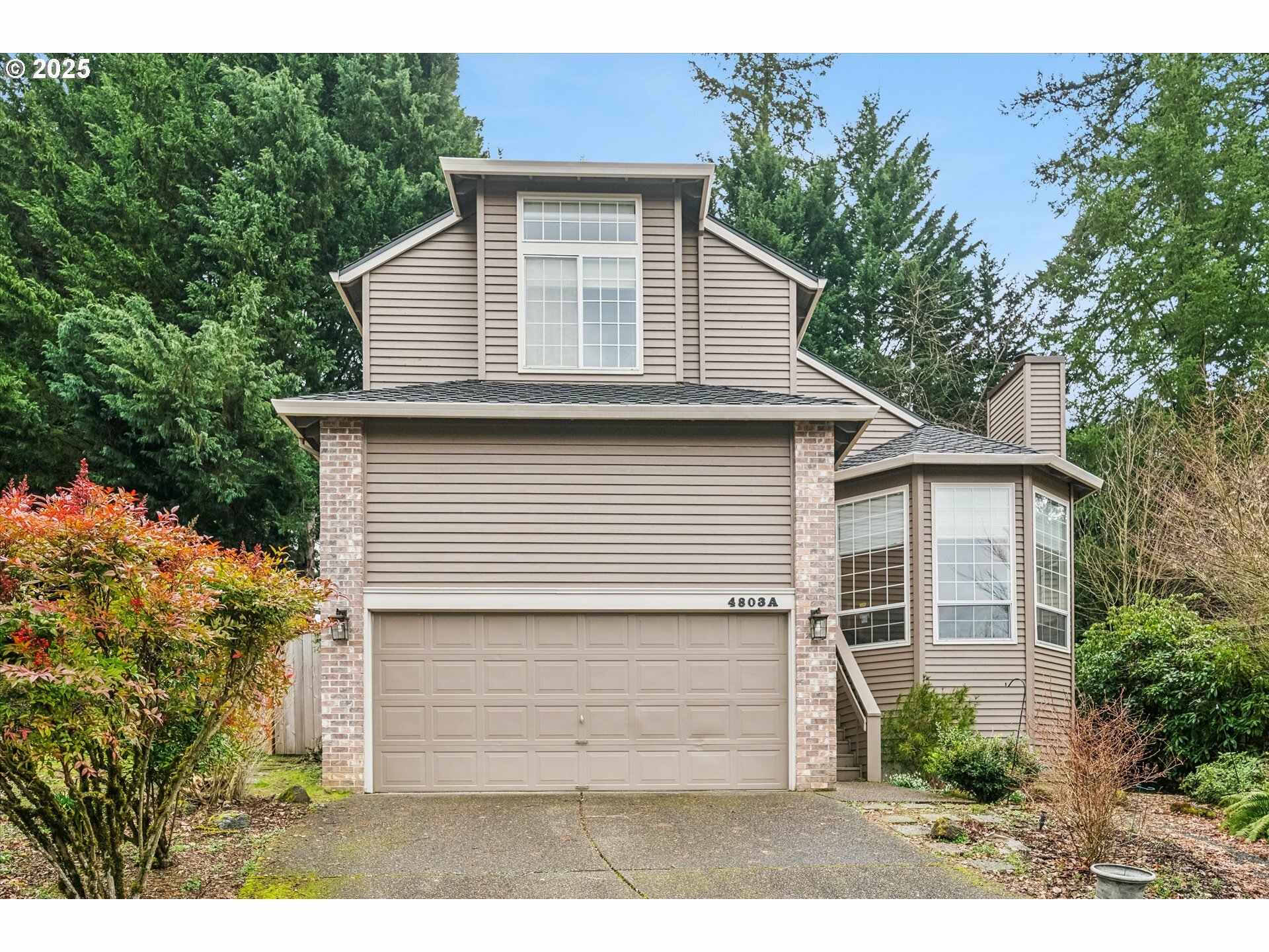 Property Photo: 4803 SW Orchard Ln A OR 97219