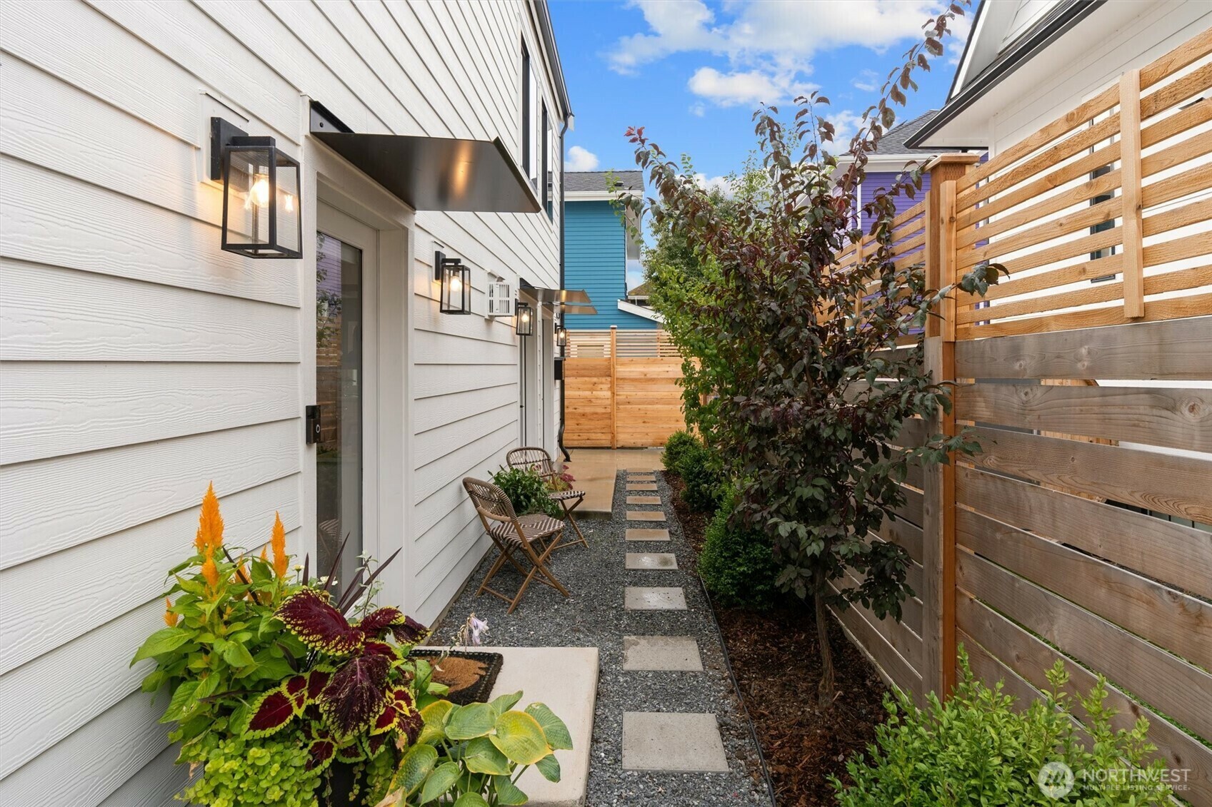 Property Photo:  128  28th Ave B  WA 98122 