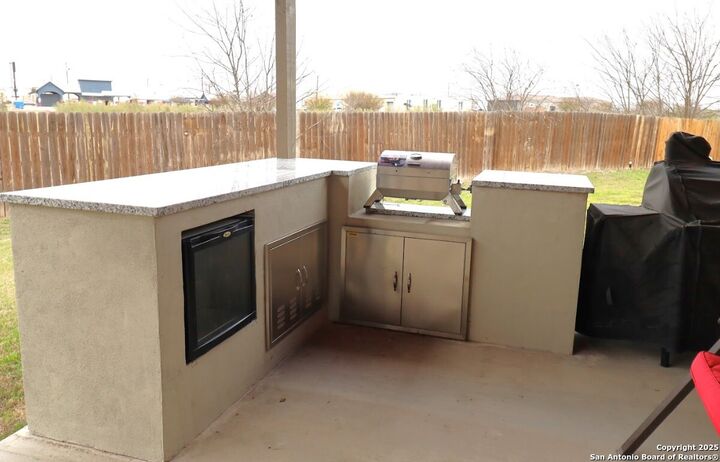 Property Photo: 5811 Bear Lake TX 78244