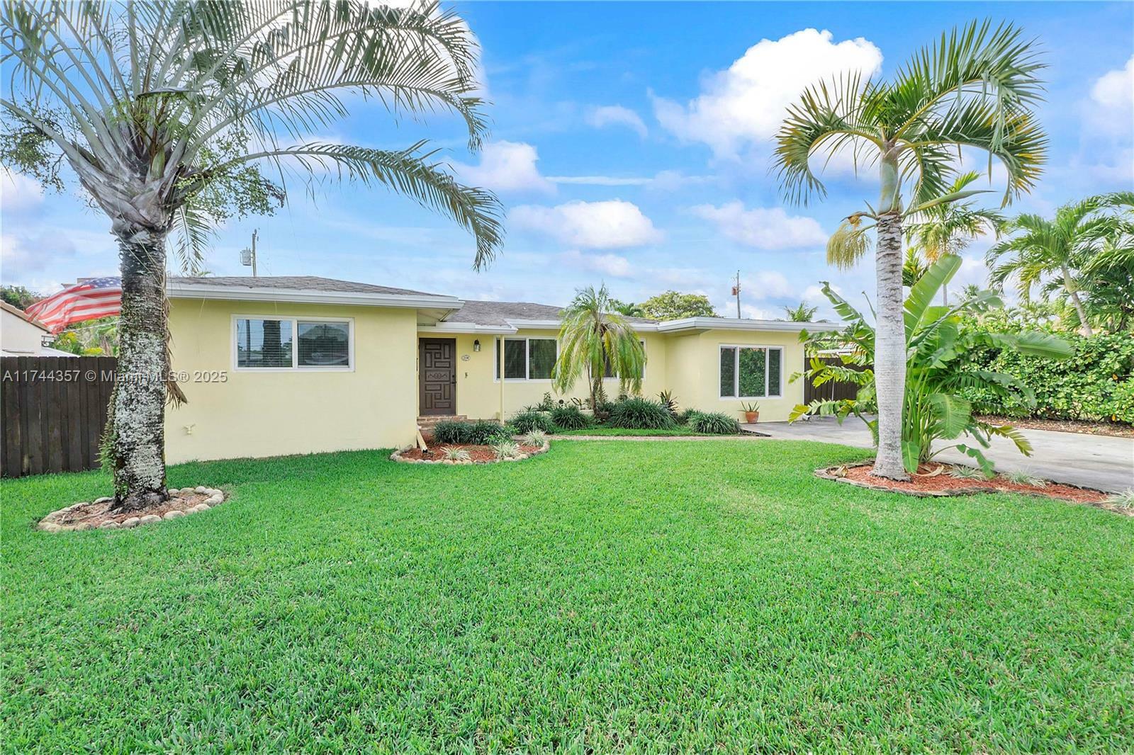 Property Photo: 3198 McKinley St FL 33021