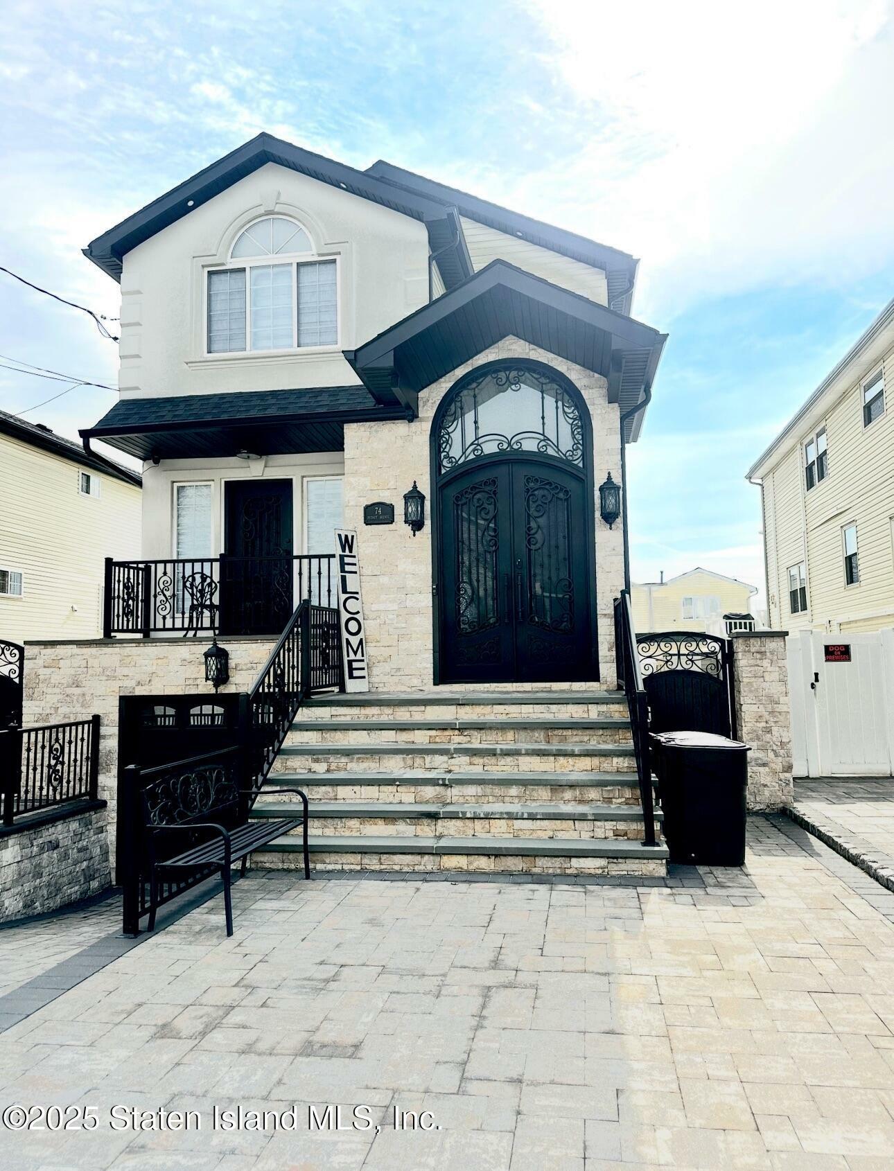 Property Photo:  74 Pitney Avenue  NY 10309 