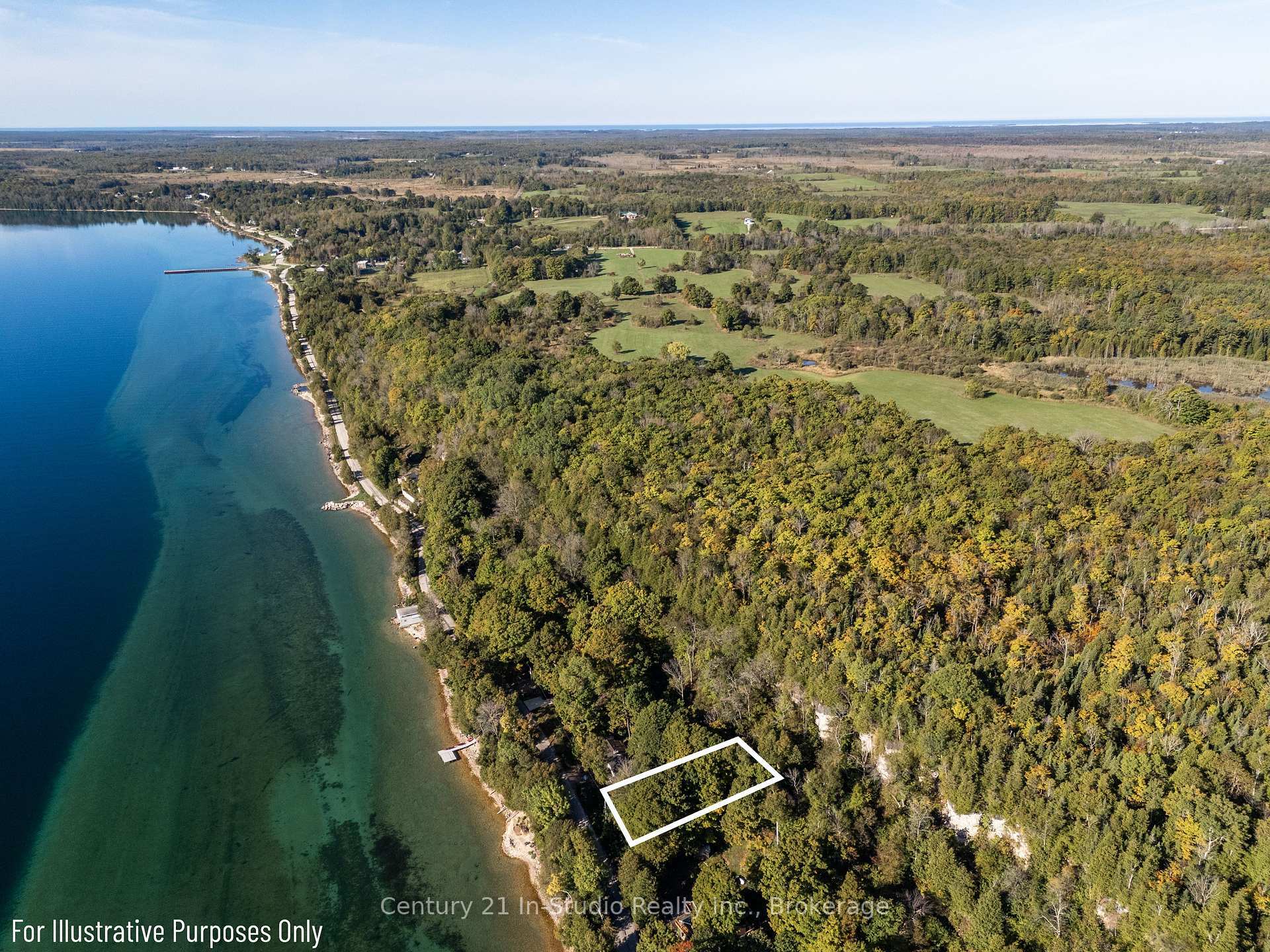 Photo de la propriété:  115 Mallory Beach Rd  ON N0H 2T0 