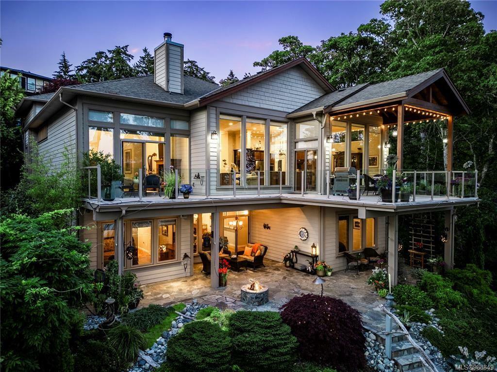 Property Photo: 311 Palmer Stat BC V9B 6M2