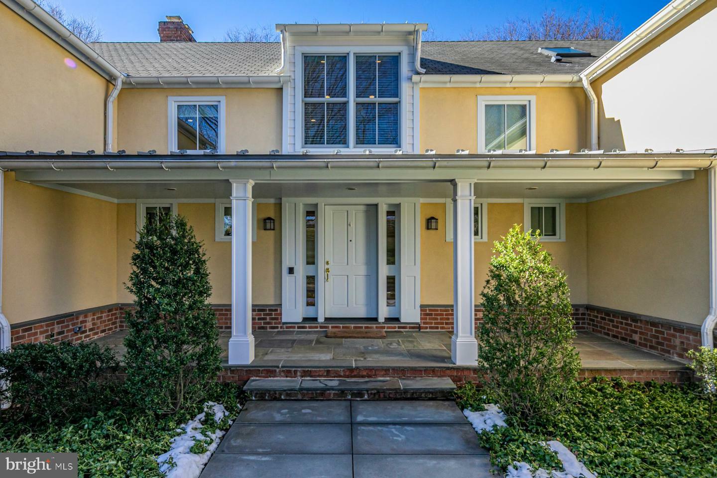 Property Photo:  7 Foxcroft Drive  NJ 08540 