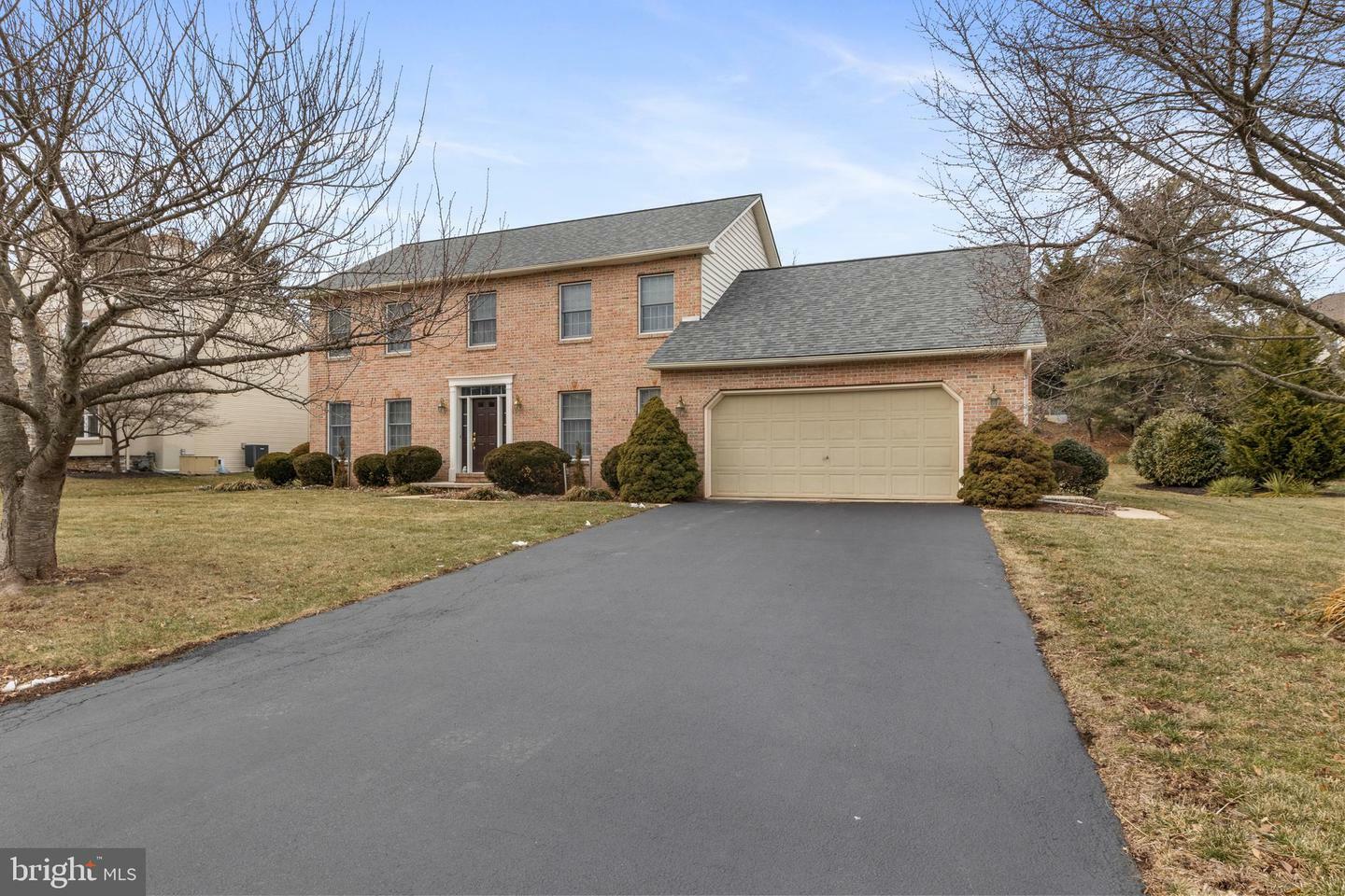 Property Photo: 3025 Persimmon Drive PA 17404
