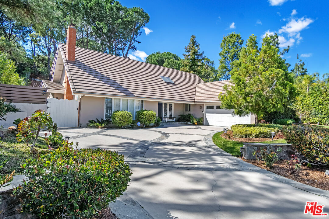 Property Photo: 4115 Coldstream Ter CA 91356