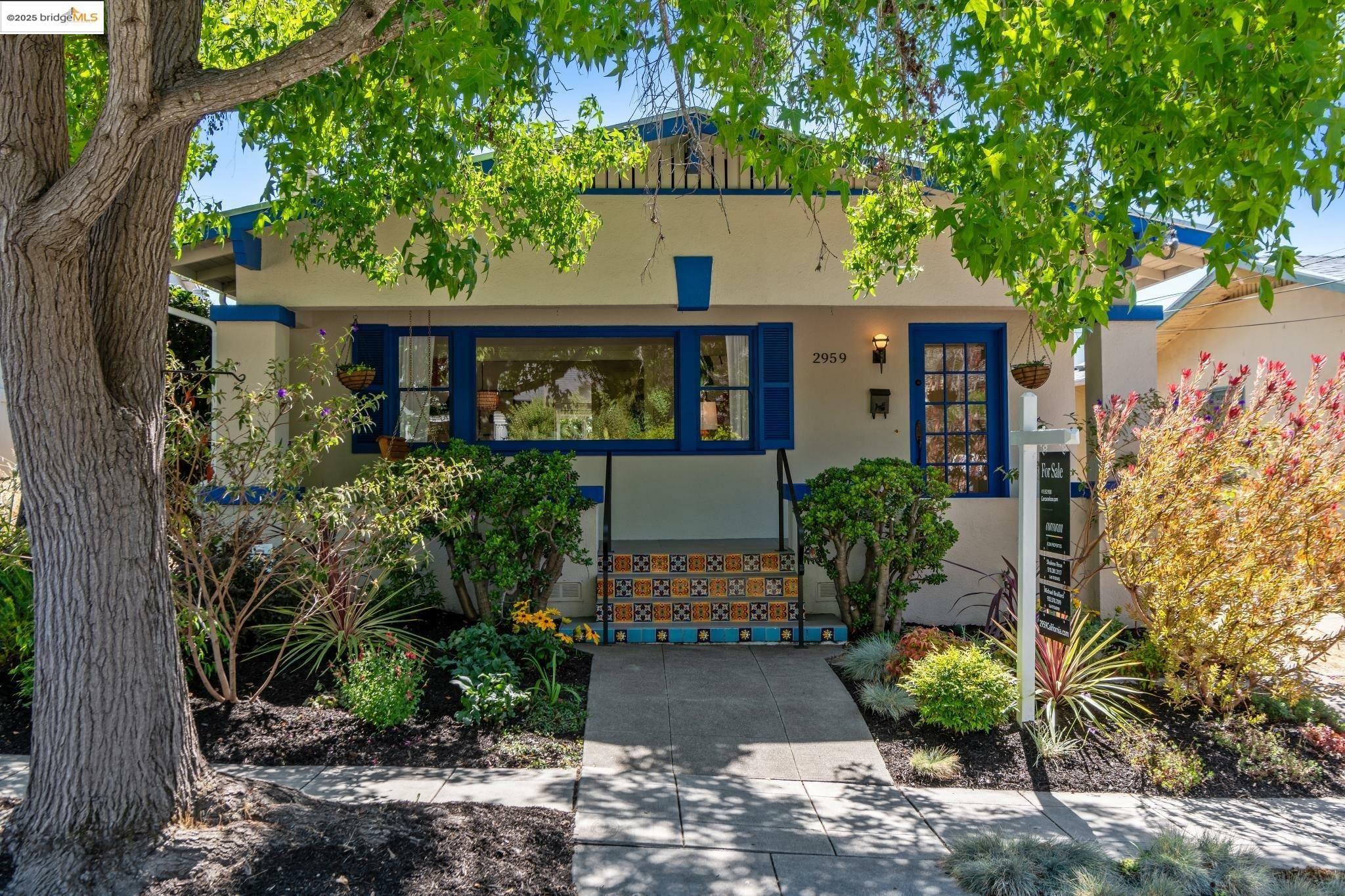 Property Photo:  2959 California St  CA 94602 