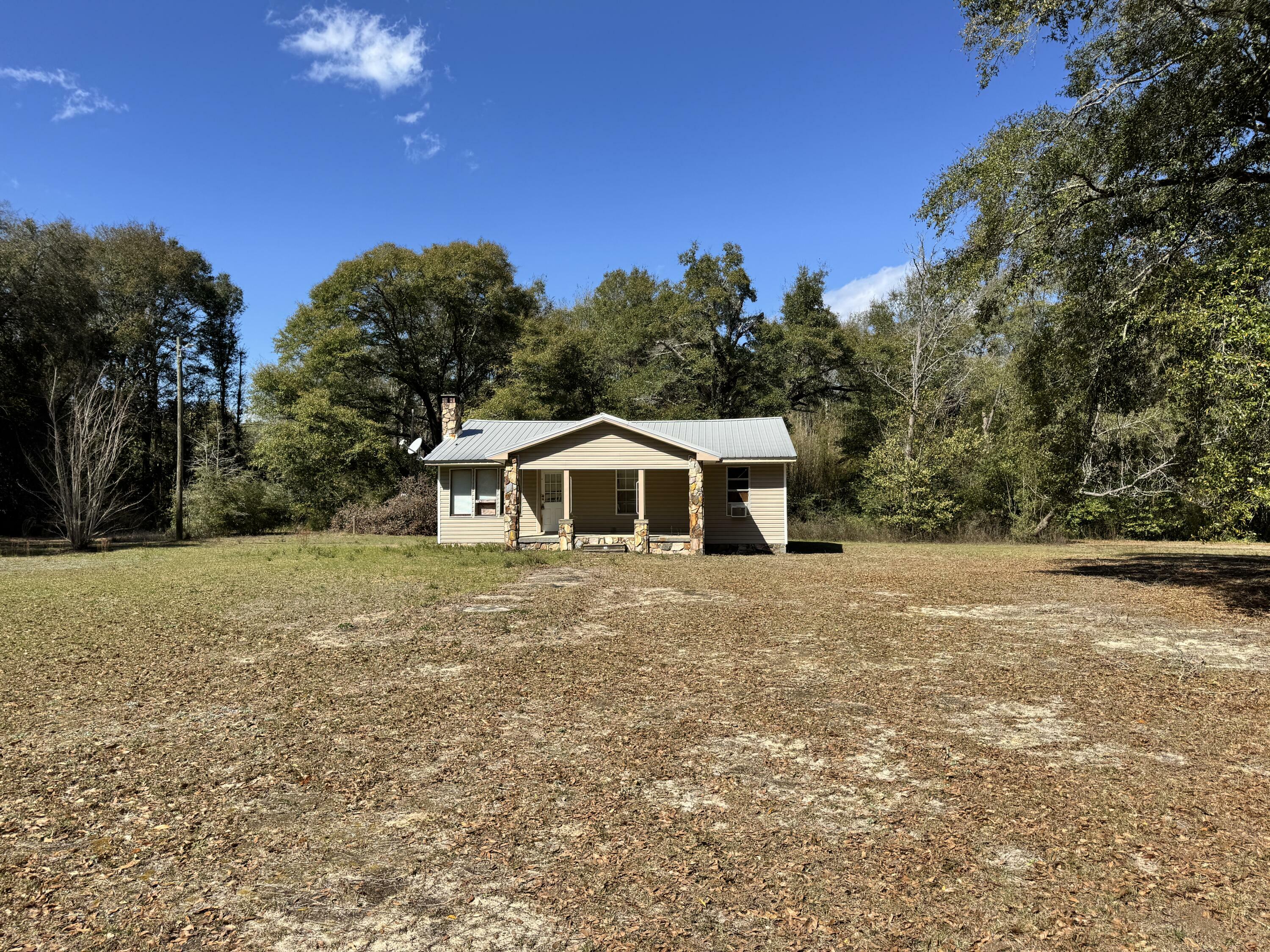 Property Photo: 3105 Zadie Lane FL 32539