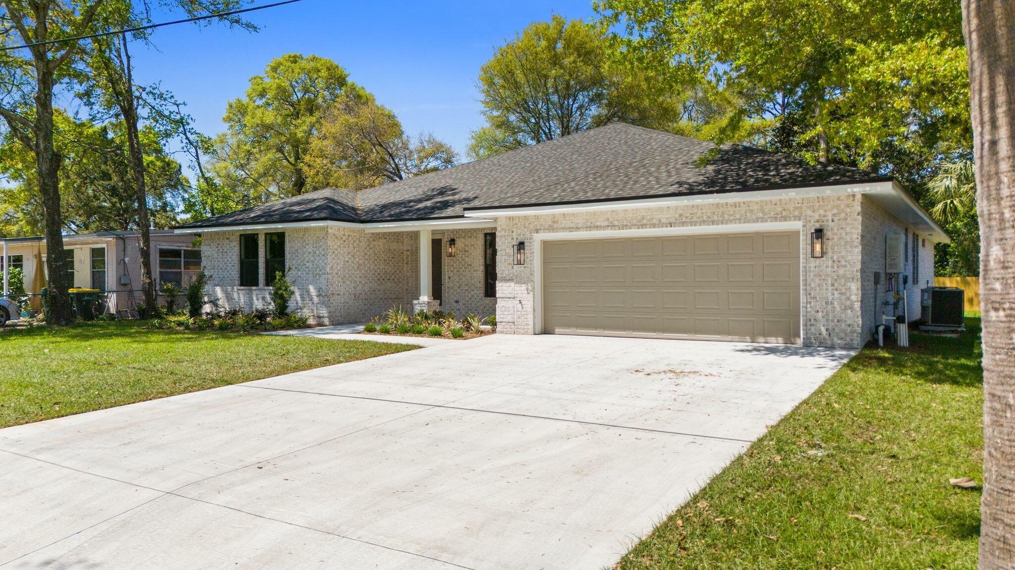 Property Photo:  85 NE Laurie Drive  FL 32548 