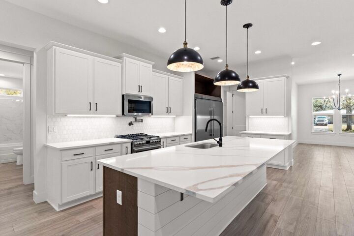 Property Photo: 85 NE Laurie Drive FL 32548