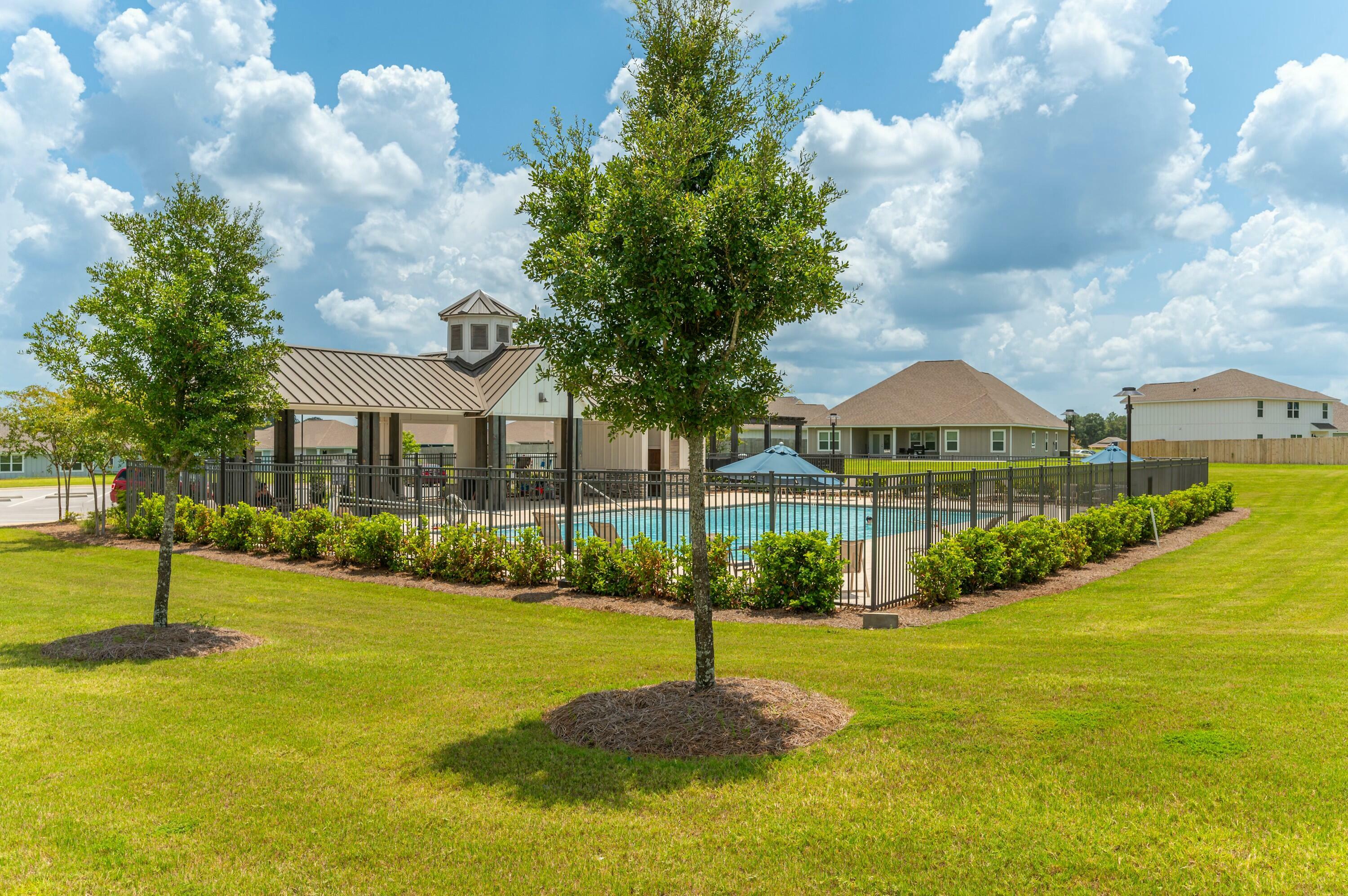 Property Photo: 605 Champ Trail FL 32539