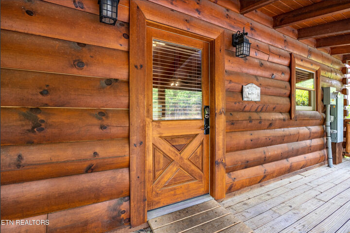 Property Photo: 2040 Cougar Crossing Way TN 37862