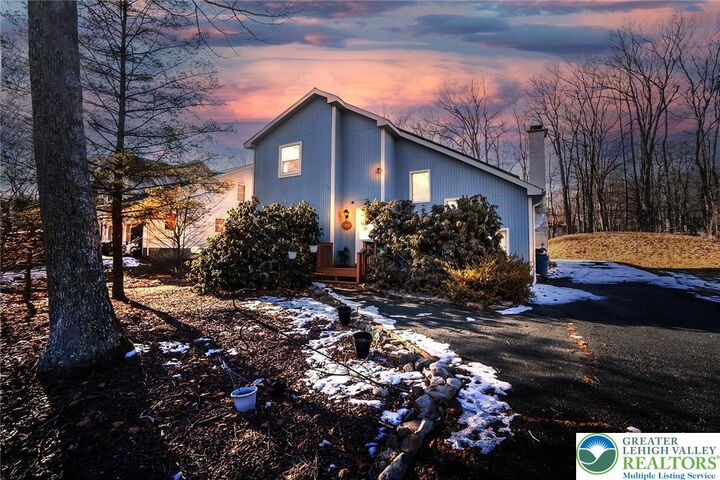 Property Photo: 2144 Onondaga Way PA 18466