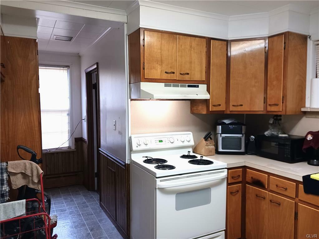 Property Photo:  933 East 5th Street  PA 18015 